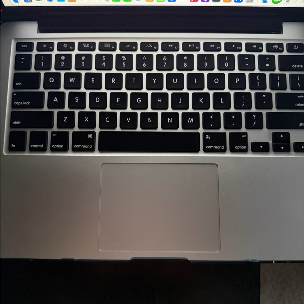 Apple MacBook Pro 13.3 Silver - Picture 7 of 8